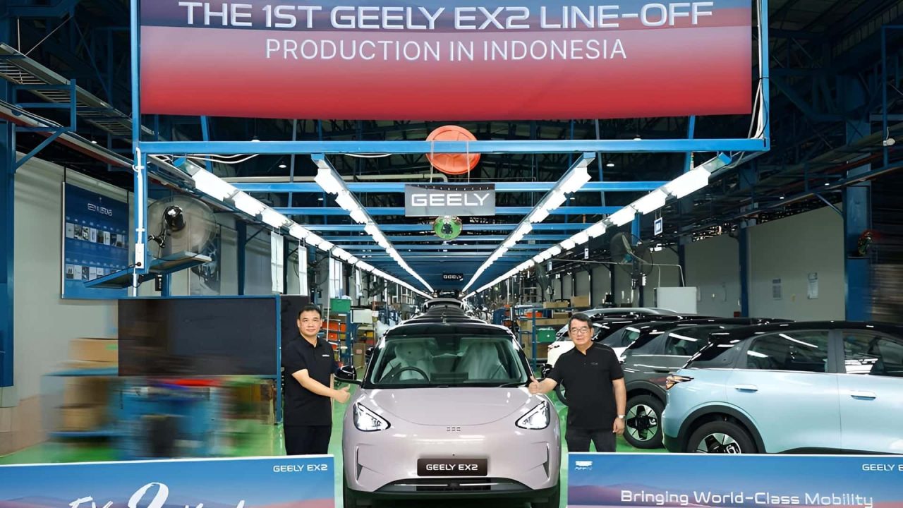 Geely estuda fabricar o EX2 no Brasil a partir de 2026