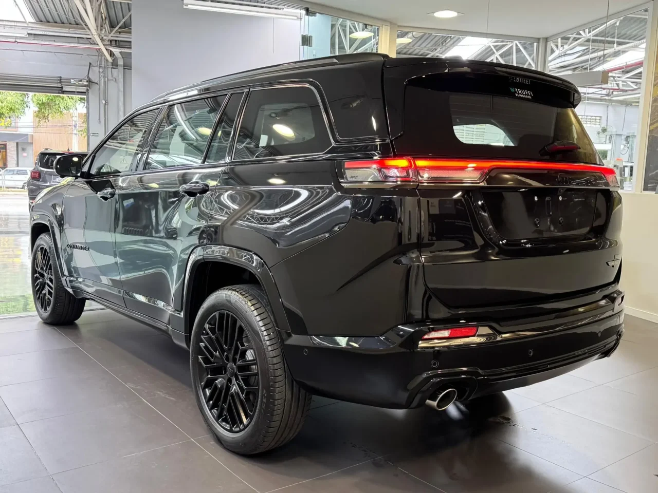 Jeep corta R$ 28.125,00 do Commander Limited 2026 em oferta para CNPJ