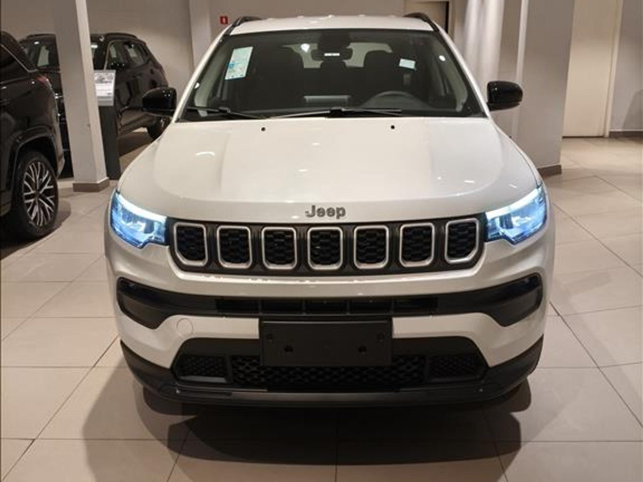Jeep Compass Sport 2026 sai por menos que Volkswagen Tera em fevereiro