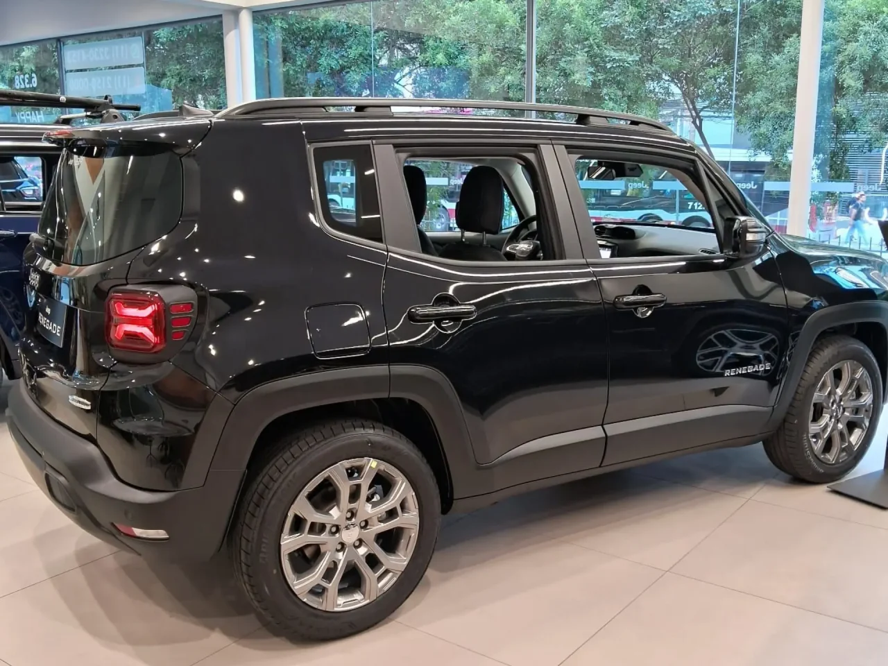 Jeep Renegade Altitude 2026 entra em fevereiro com abatimento de R$ 30.245 para PcD