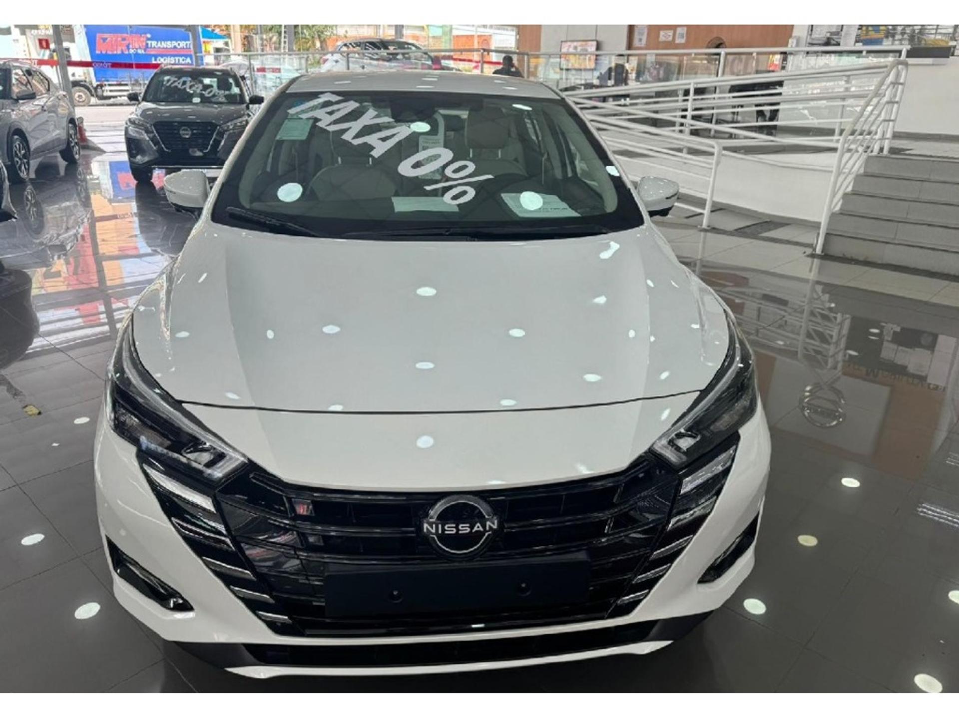 Nissan corta R$ 22.500,00 do Versa Exclusive 2026 em oferta para PcD