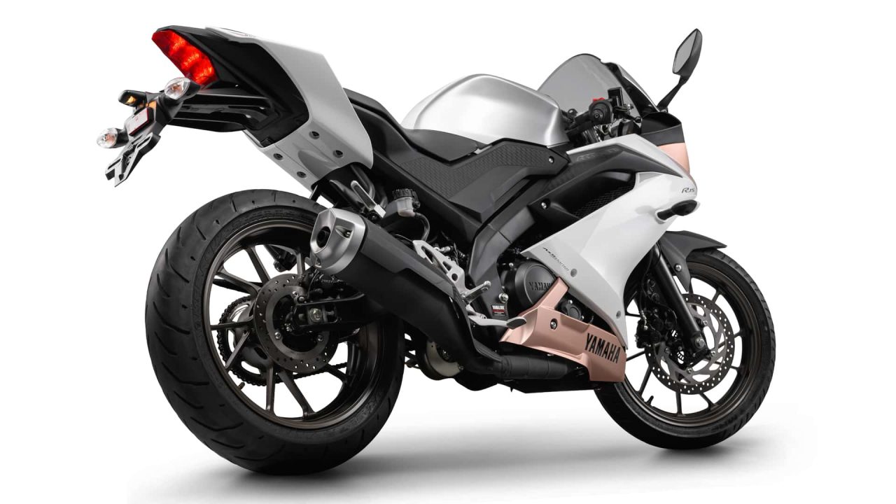 Nova versão da Yamaha R15 2026 estreia no Brasil: veja preço e mudanças