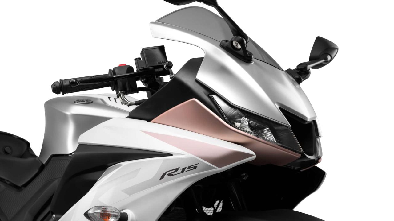 Nova versão da Yamaha R15 2026 estreia no Brasil: veja preço e mudanças