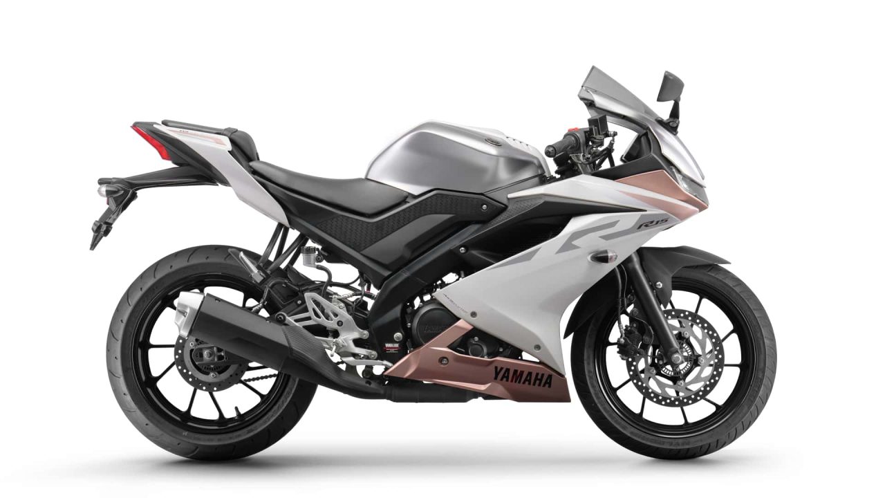 Nova versão da Yamaha R15 2026 estreia no Brasil: veja preço e mudanças