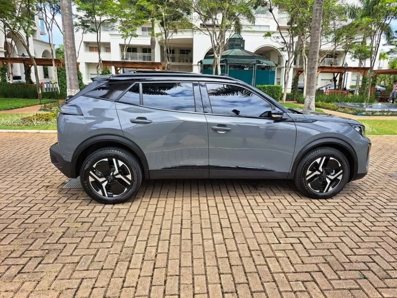 Peugeot corta R$ 31.595,33 do 2008 GT Hybrid 2026 em oferta para PcD