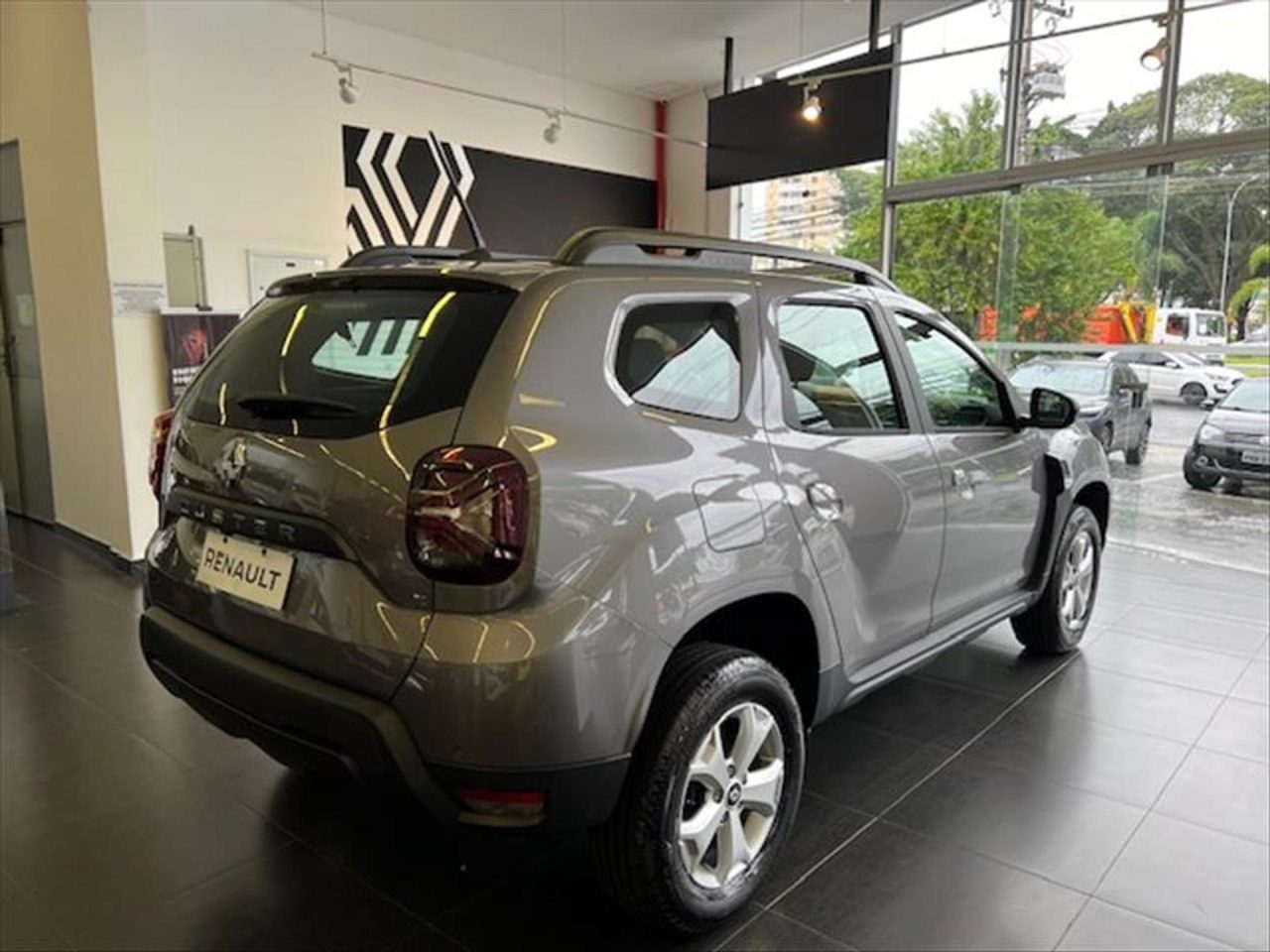 Renault corta R$ 31.595,33 do Duster Intense Plus 2026 em oferta para PcD