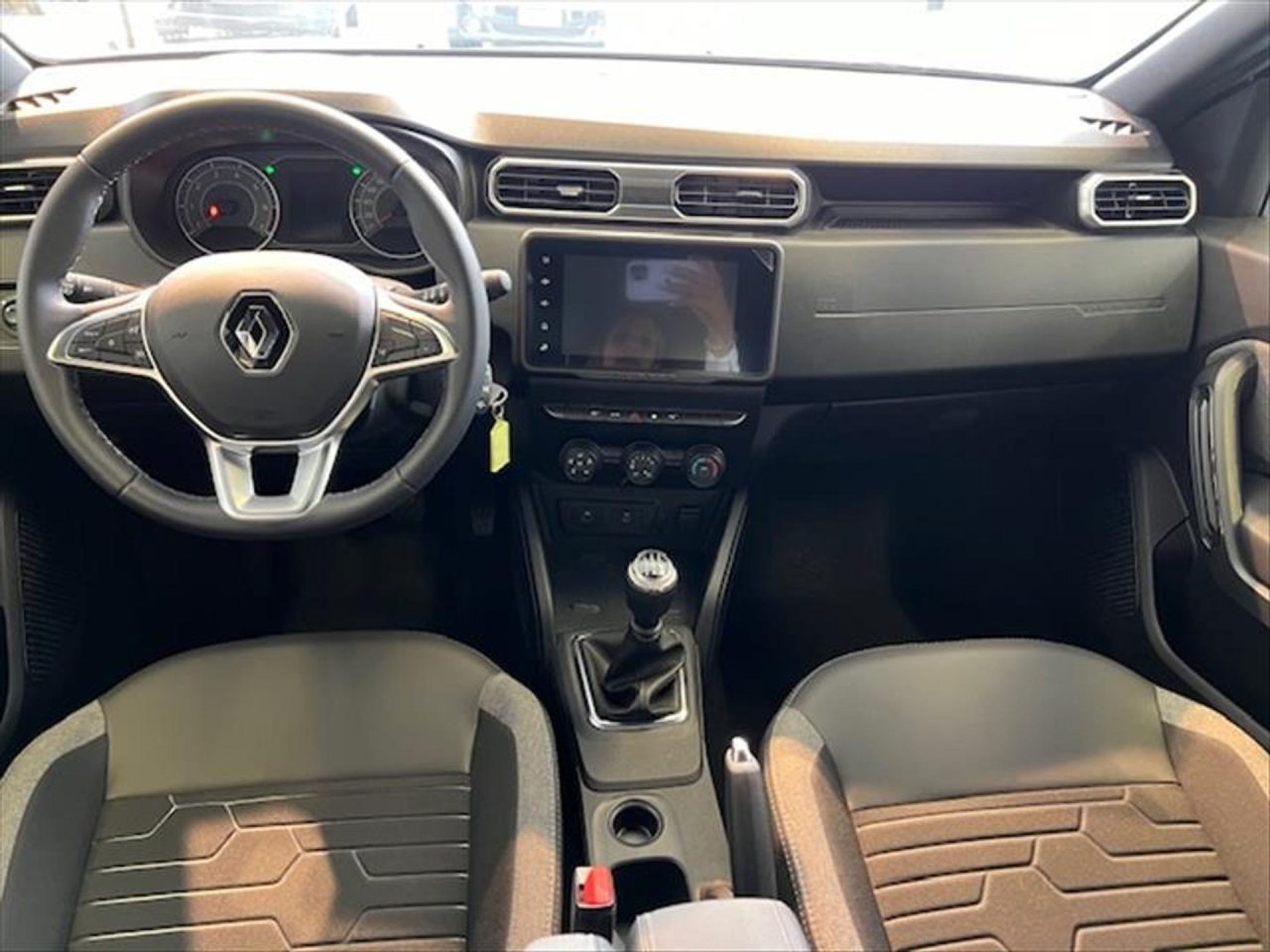 Renault corta R$ 31.595,33 do Duster Intense Plus 2026 em oferta para PcD