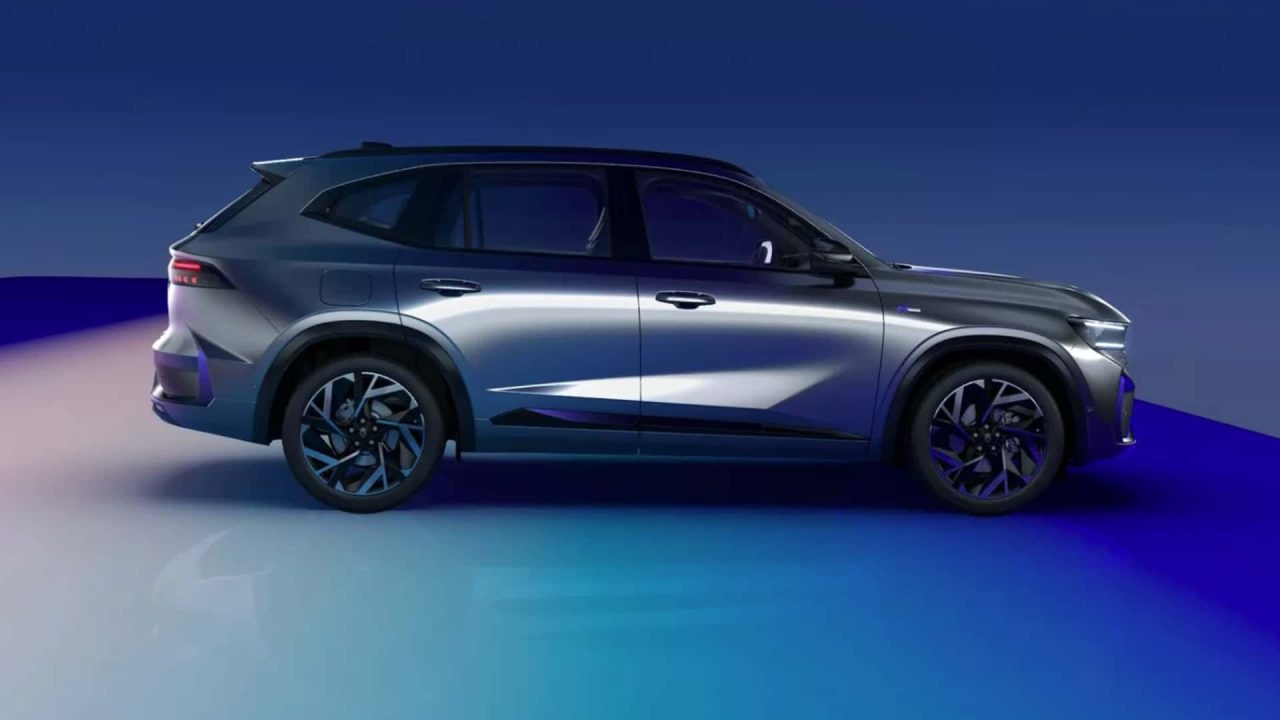 Novo Koleos 2027 híbrido já está no ar no site da Renault
