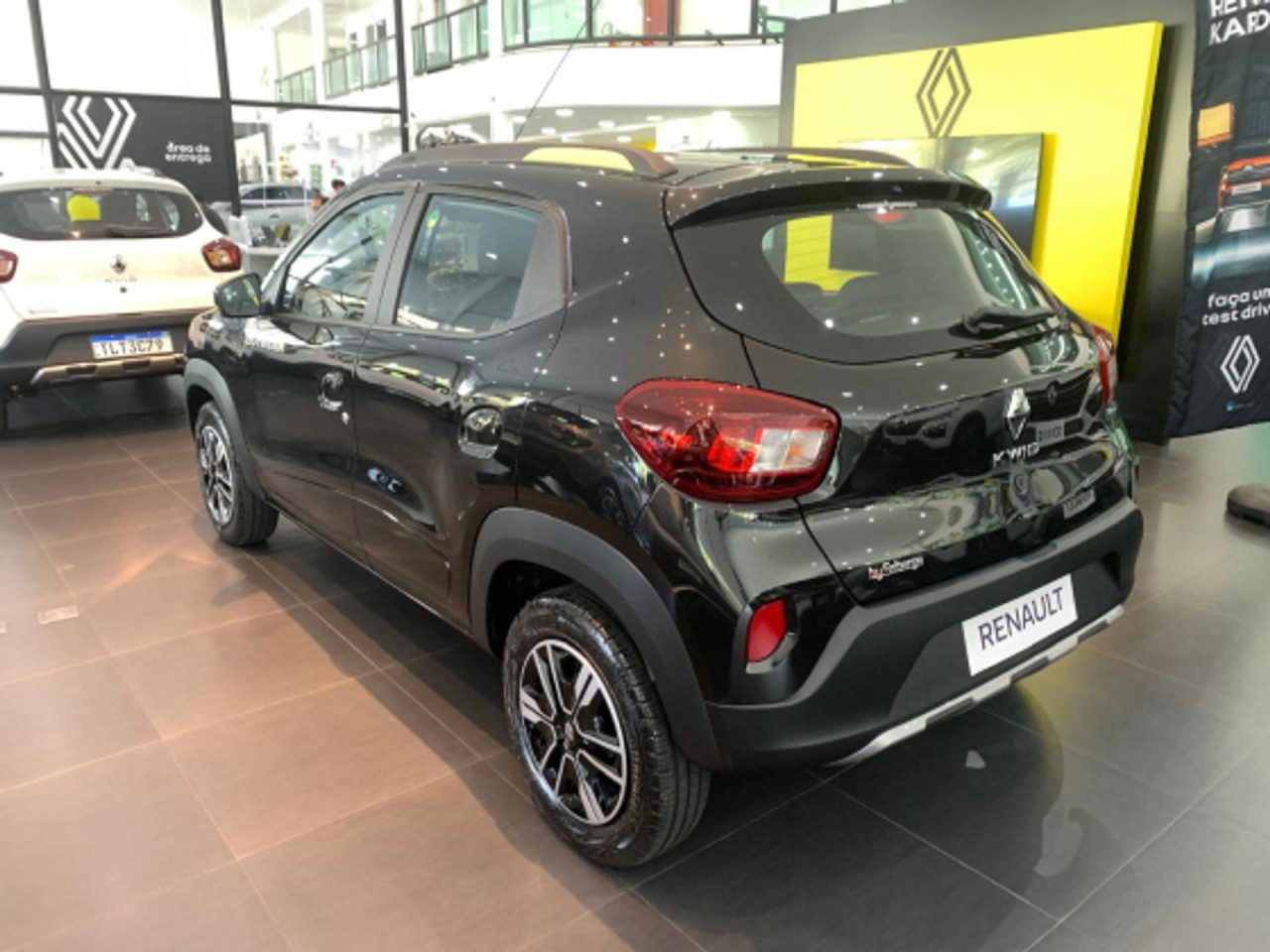 Renault libera Kwid Outsider 2026 com desconto de R$ 24.820 para PcD em fevereiro