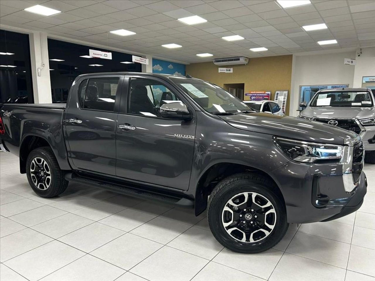 Toyota Hilux Power Pack AT 2026 fica R$ 64.856 mais barato para CNPJ em fevereiro