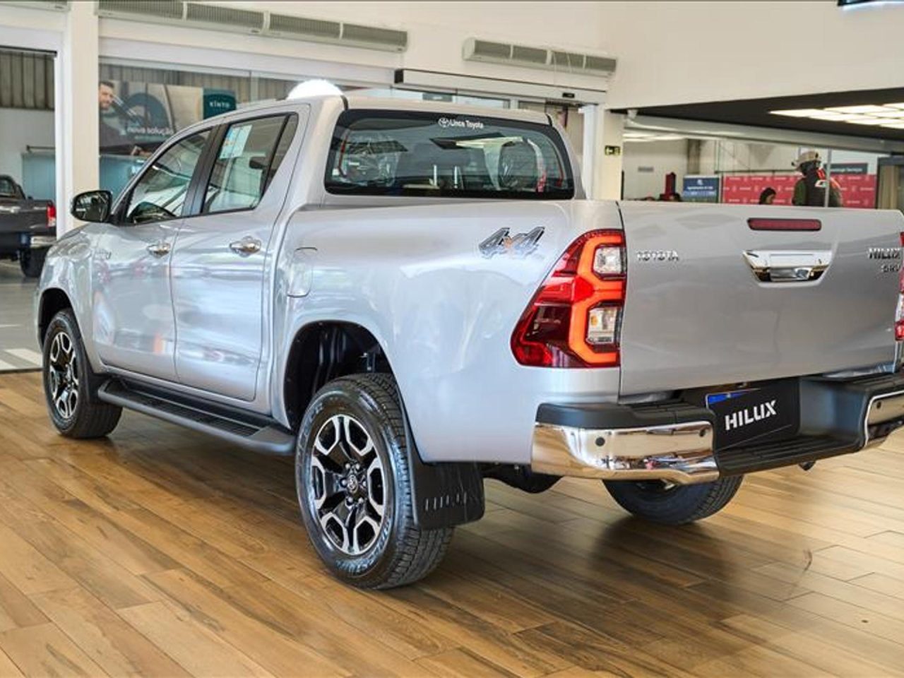 Toyota libera Hilux SR 2026 com desconto de R$ 55,8 mil para CNPJ em fevereiro