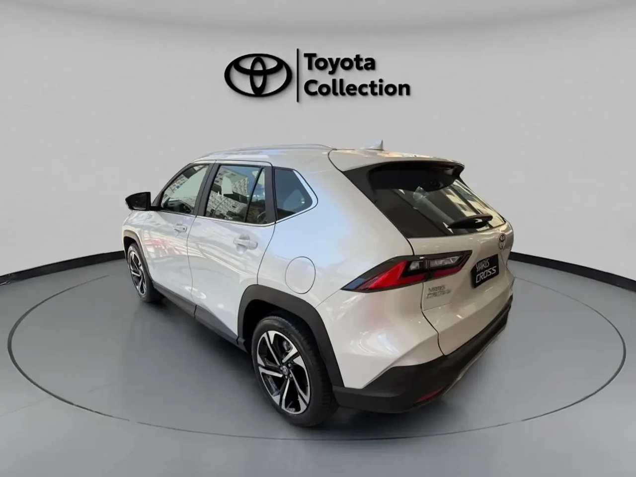 Toyota Yaris Cross 2026 tem consumo de até 21 km/l; veja preços e versões