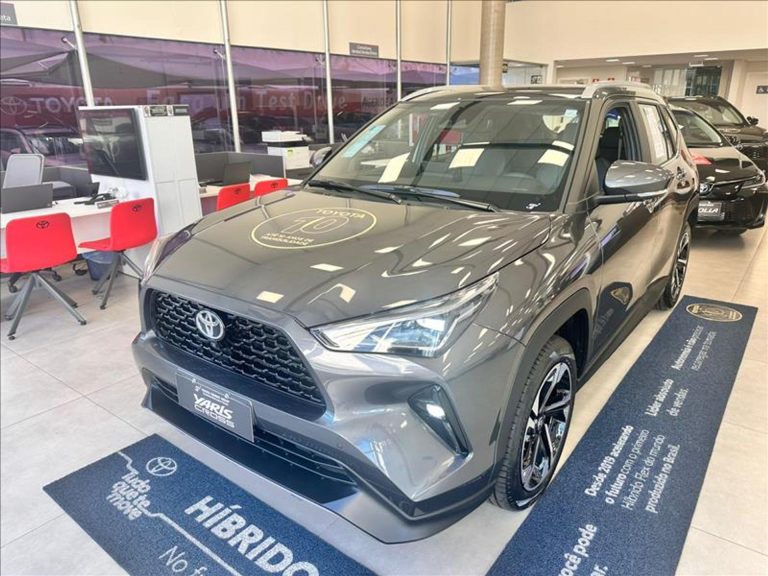 Toyota Yaris Cross 2026 chega por assinatura com planos a partir de R$ 2.920/mês