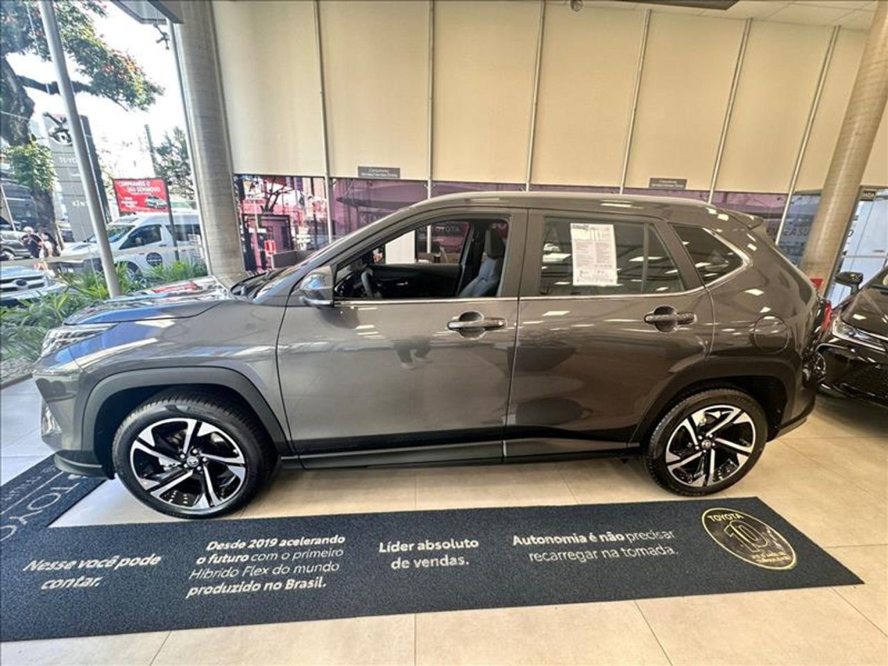 Toyota Yaris Cross 2026 chega por assinatura com planos a partir de R$ 2.920/mês