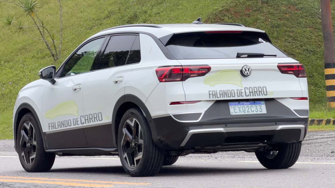 Volkswagen testa versão híbrida do T-Cross e é flagrada no Brasil