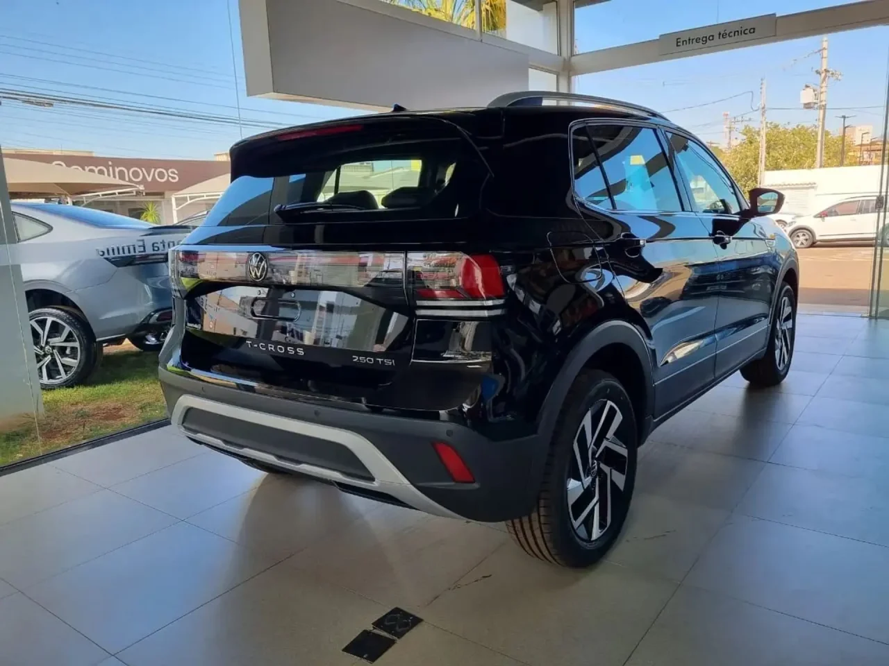 Volkswagen corta R$ 39.837,37 do T-Cross Highline 2026 em oferta para PcD