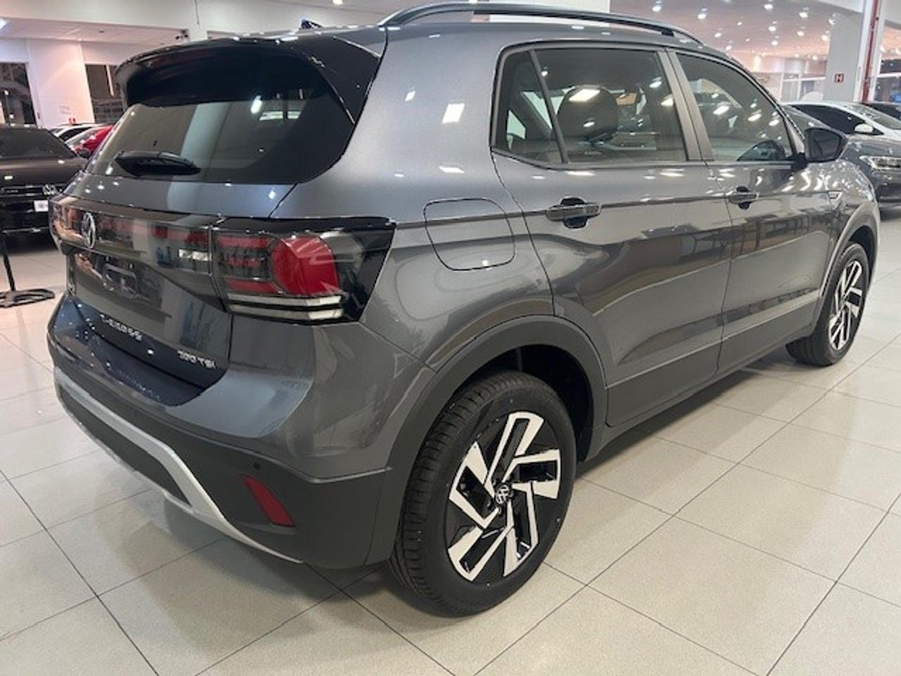 Volkswagen T-Cross 200 TSI AT 2026 fica R$ 30,2 mil mais barato para PcD neste mês