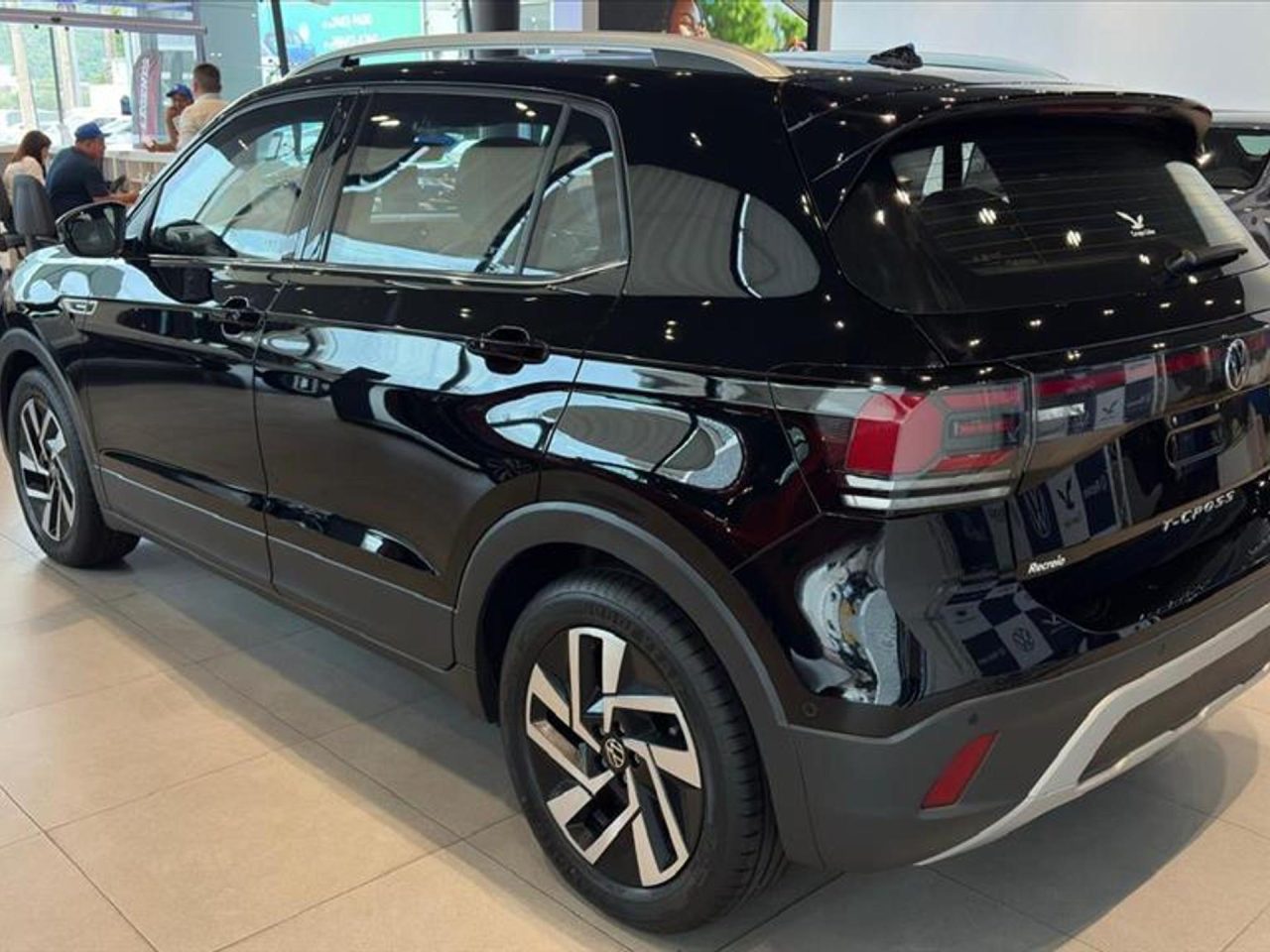 Volkswagen aplica desconto de R$ 19.069,25 no T-Cross Sense 2026 para PcD