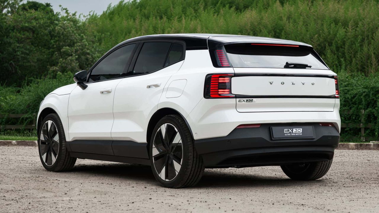 Teste: Volvo EX30 Ultra Twin Motor combina 428 cv e aceleração de 3,6 s
