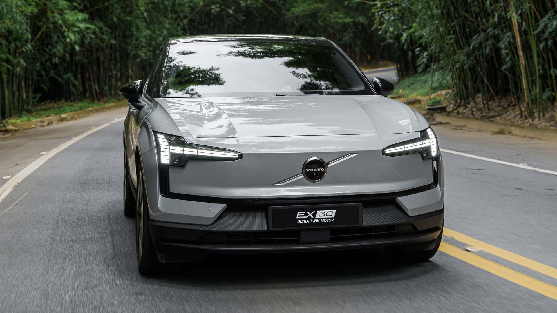 Teste: Volvo EX30 Ultra Twin Motor combina 428 cv e aceleração de 3,6 s