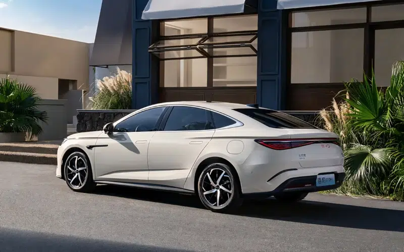 BYD mostra o Seal 07 EV em imagens inéditas antes da apresentação oficial