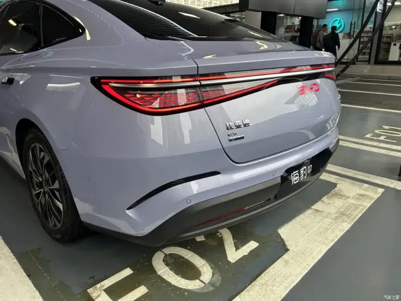 BYD lança na China o Seal 07 EV com nova bateria Blade de segunda geração