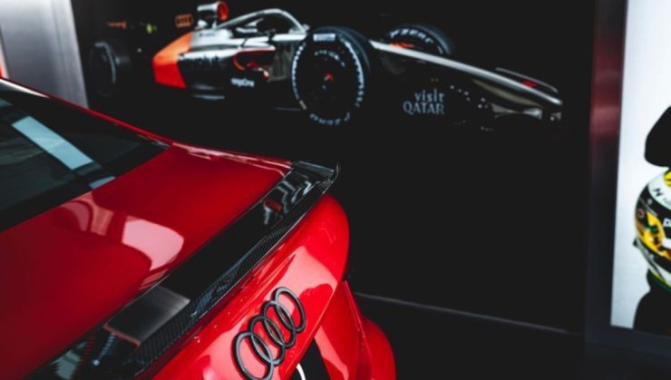 Audi apresenta RS3 e promove experiência de Fórmula 1 em shopping paulista