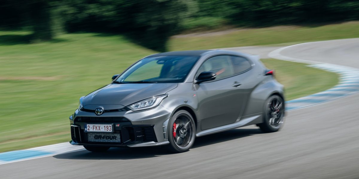 Toyota divulga teaser do GR Yaris com novo câmbio automático