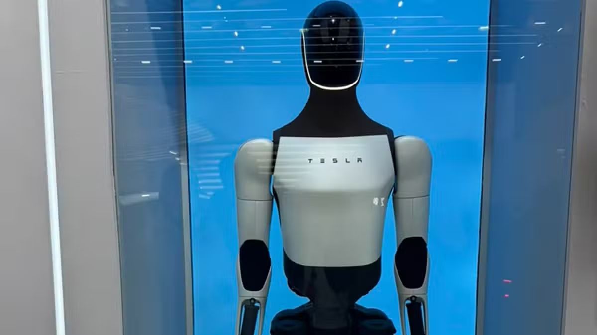 Tesla revela na China seu robô humanoide de terceira geração