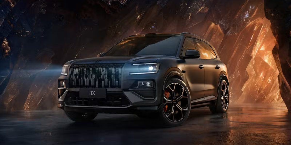 Zeekr lança pré-venda do SUV híbrido 8X e reforça linha premium
