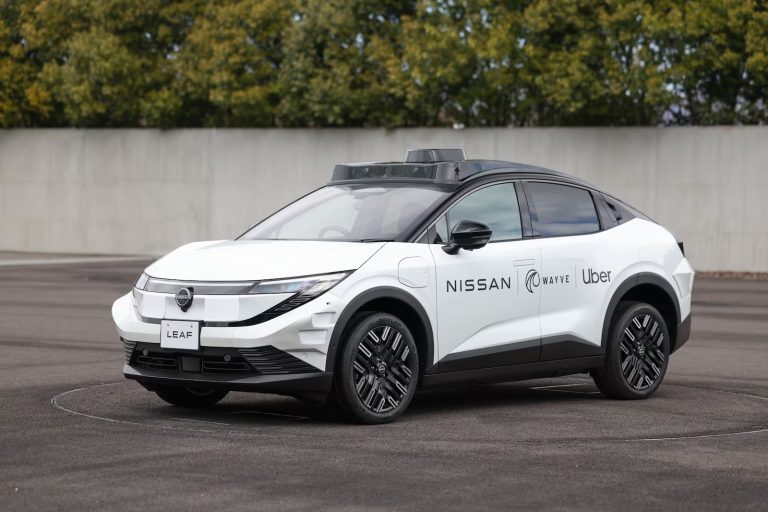 Nissan, Uber e Wayve anunciam plano de táxis autônomos em Tóquio