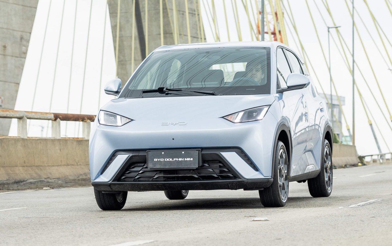 Mercado automotivo europeu cresce em fevereiro com retomada da Tesla
