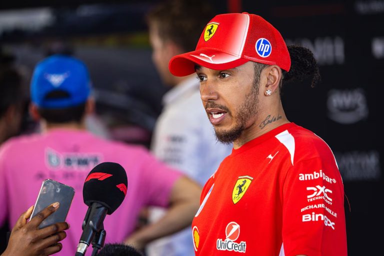 Hamilton acredita que Ferrari pode alcançar o nível da Mercedes na temporada