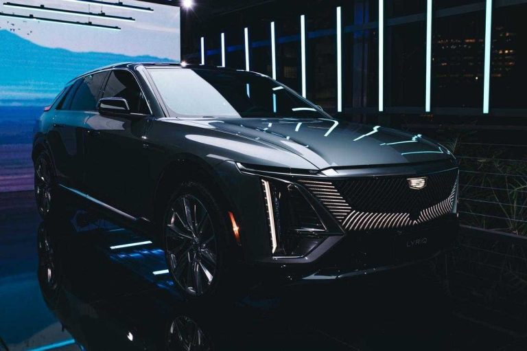 Cadillac desembarca no Brasil com estratégia voltada ao segmento premium