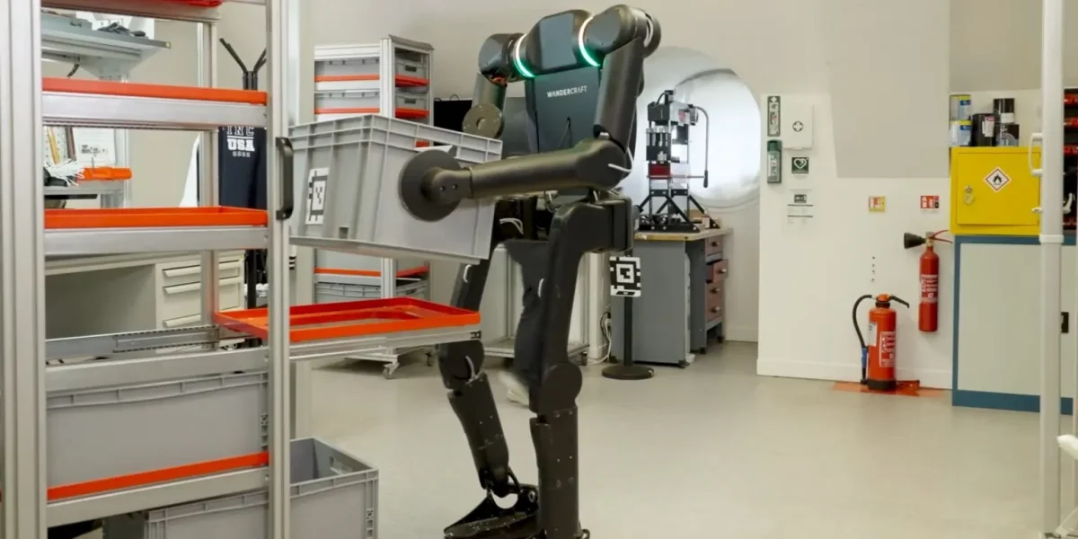 Renault aposta em robô “sem cabeça” para cortar custos e acelerar produção