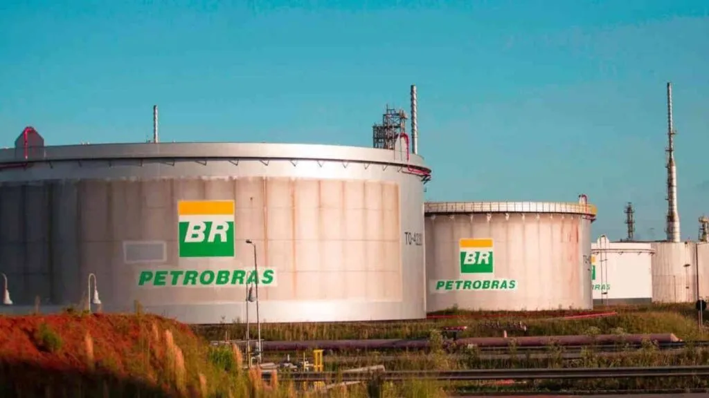 Alta de gasolina e diesel vira alvo de investigação do governo após preços subirem sem reajuste da Petrobras