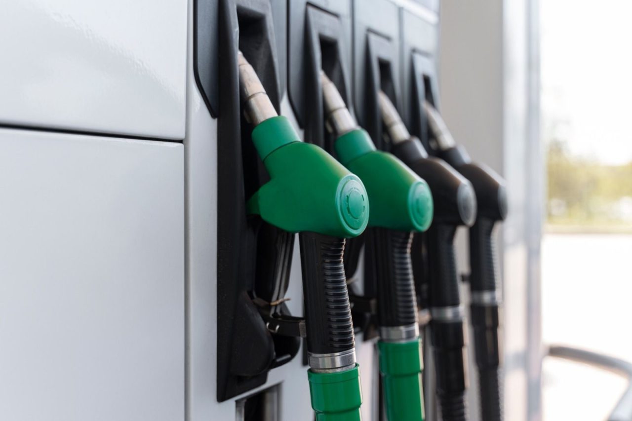 Gasolina com mais etanol? Governo começa estudo sobre aumento para 35%