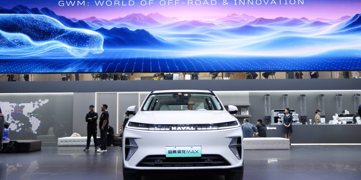 Vendas de veículos elétricos e híbridos caem 17% entre 1º e 22 de março