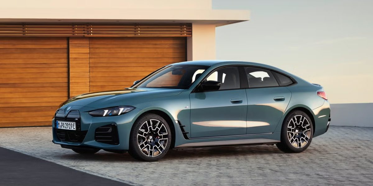 Novo sedã elétrico da BMW deve aposentar o i4 a partir de 2026