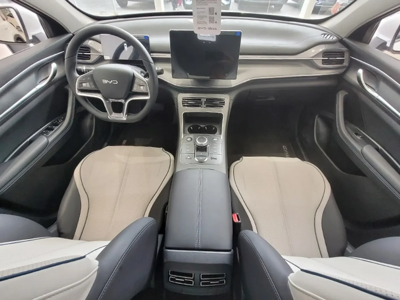 Toyota Corolla perdeu o trono? BYD King entrega mais por menos
