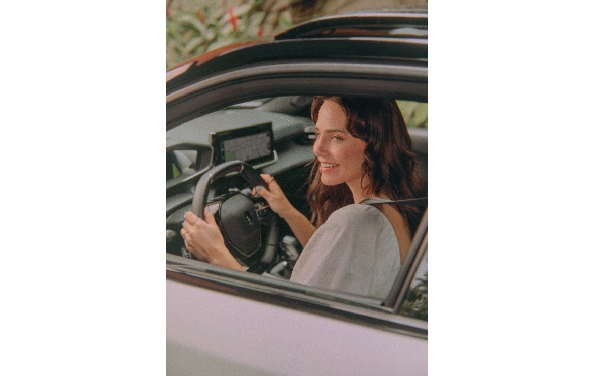 Peugeot lança campanha digital “Peugeot Play” estrelada por Leticia Colin