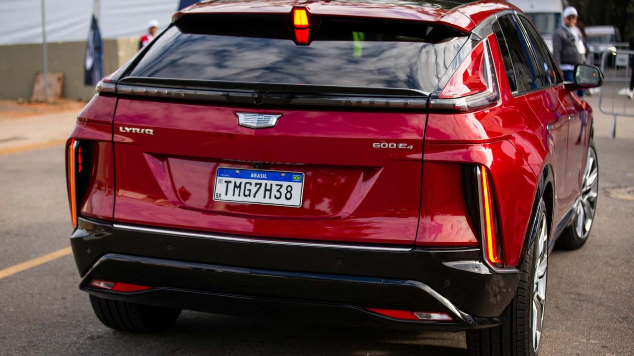 Cadillac desembarca no Brasil com estratégia voltada ao segmento premium