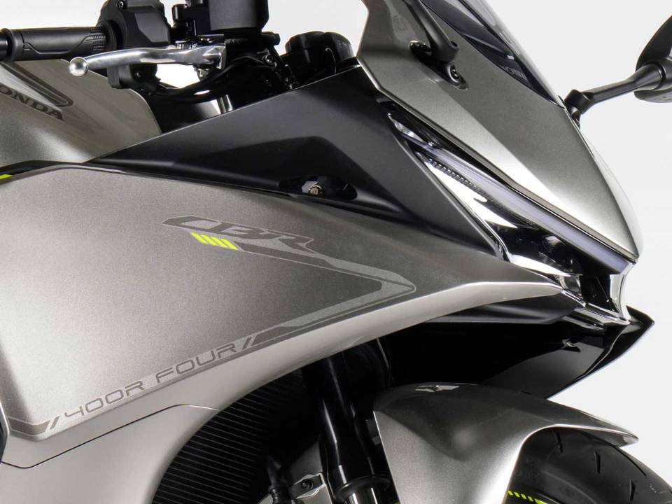Honda revela CB400 Super Four e CBR400 Four com inovação E-Clutch