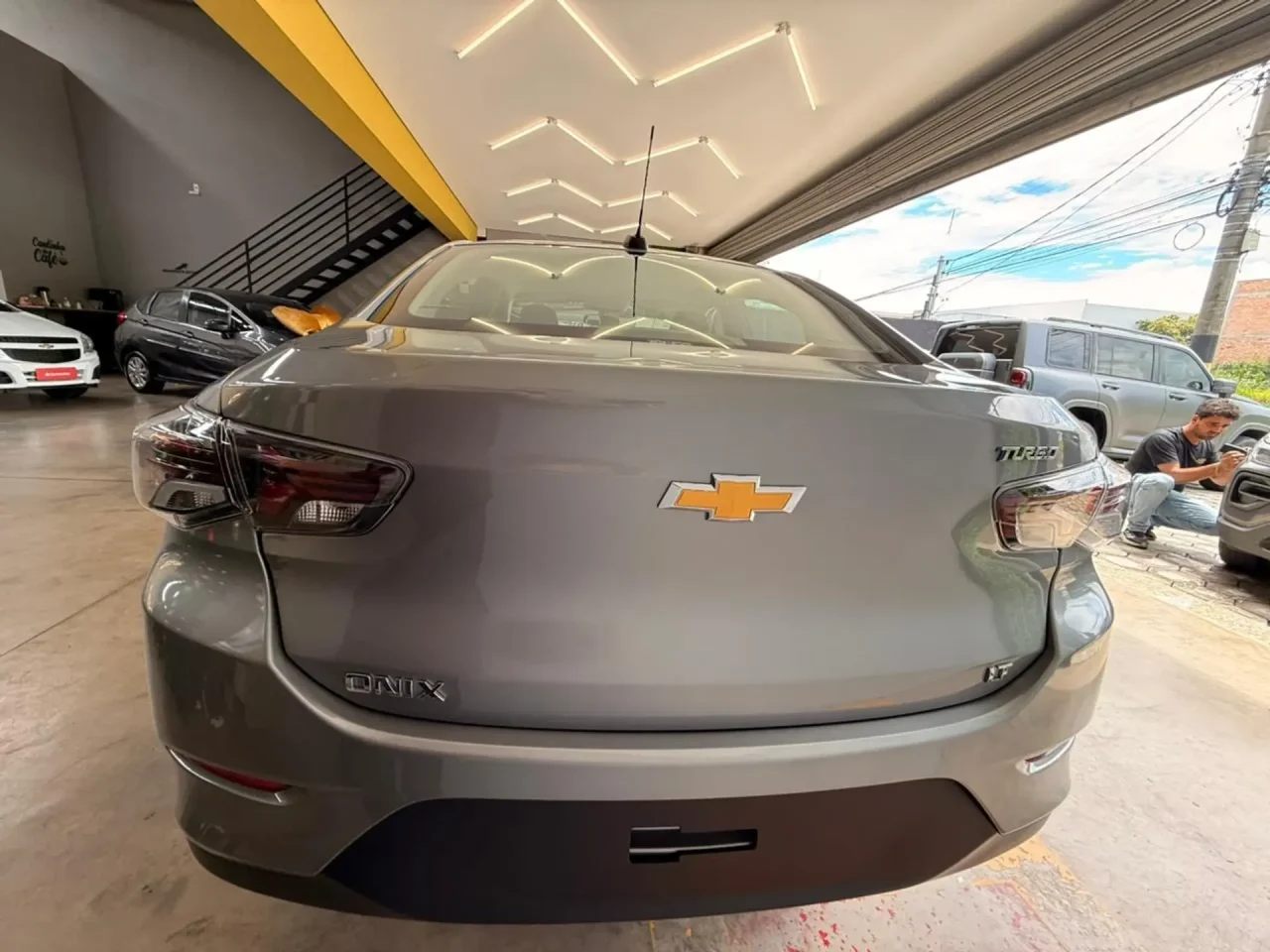 Chevrolet dá R$ 23.935,00 de desconto no Onix Plus LT para PcD