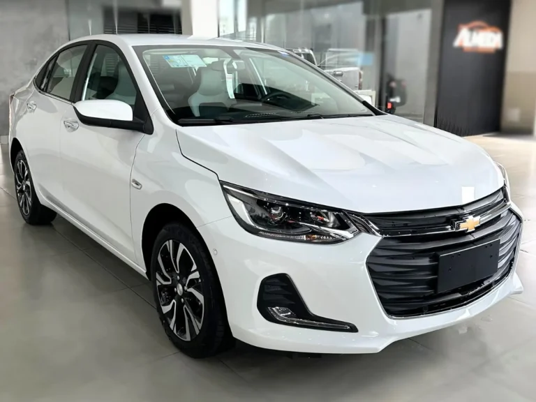 Chevrolet Onix Plus Premier ganha desconto de R$ 22.400,00 para CNPJ em março