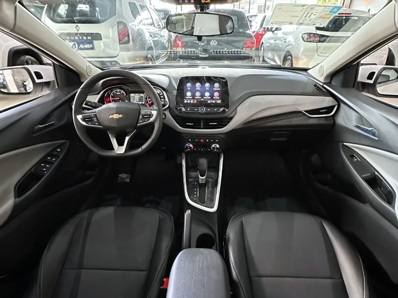 Chevrolet Onix Plus Premier ganha desconto de R$ 22.400,00 para CNPJ em março