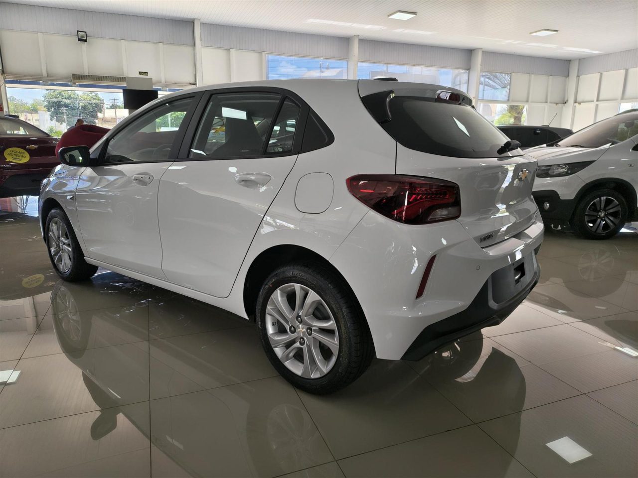 Chevrolet concede R$ 17.880,00 de desconto no Onix LTZ para PcD em março