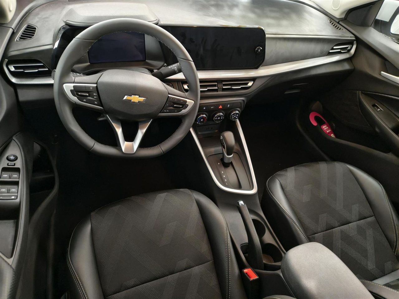 Chevrolet concede R$ 17.880,00 de desconto no Onix LTZ para PcD em março