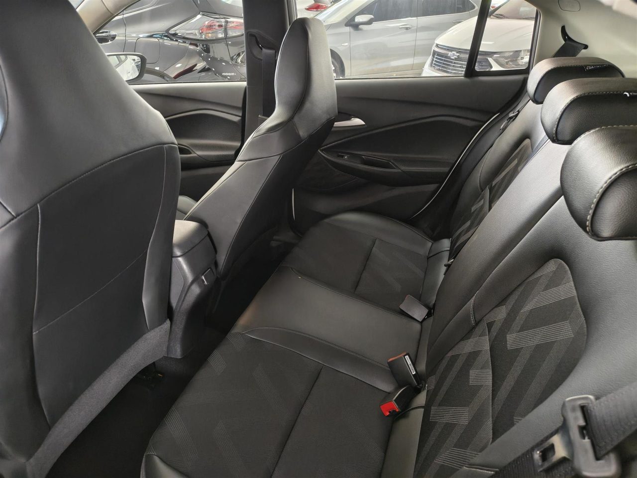 Chevrolet concede R$ 17.880,00 de desconto no Onix LTZ para PcD em março