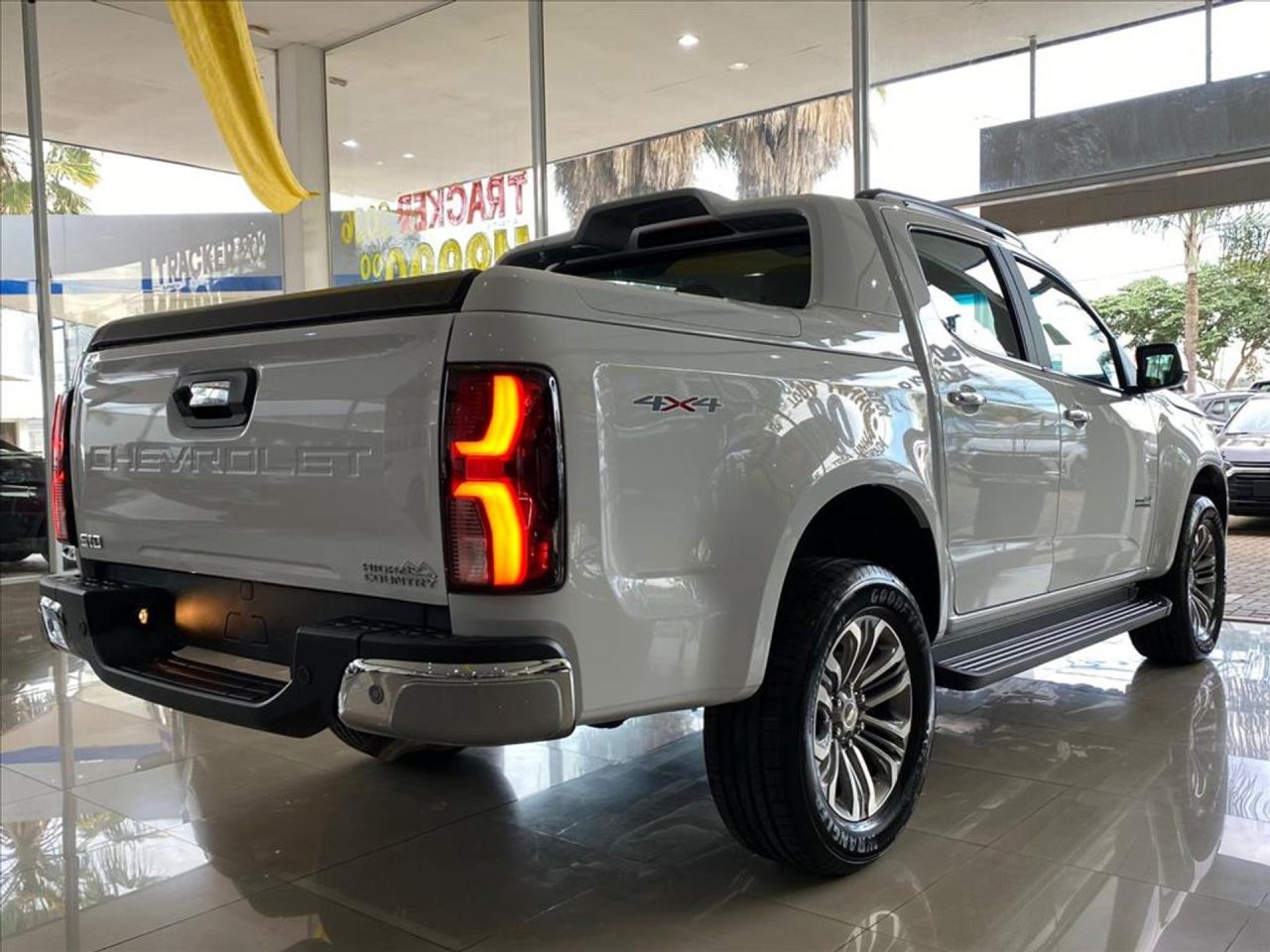 S10 High Country fica R$ 30,2 mil mais barata para CNPJ com nova redução